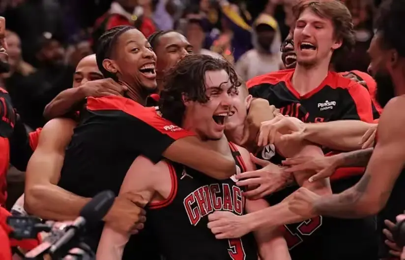 的西蒙斯, 但是相比于