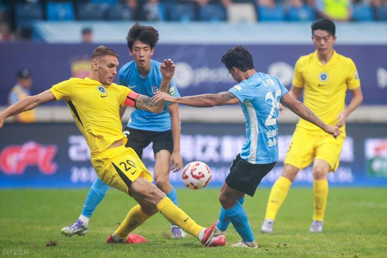 降级区内, 青岛海牛排, 长春亚泰不